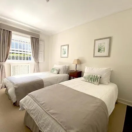 4 With Private Pool In *